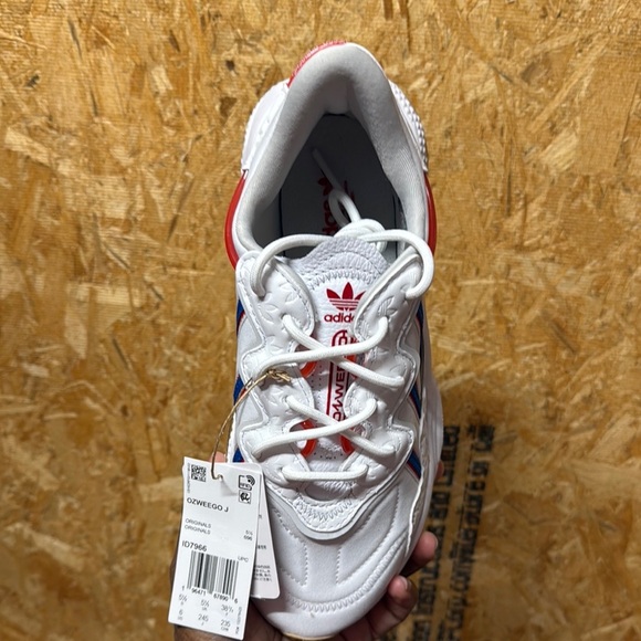 Adidas Oswego J Kids' White Sneakers with Red and Blue Stripes - Picture 2 of 3